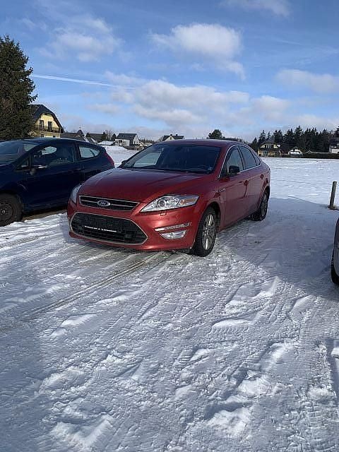 Gebraucht Ford Mondeo Titanium 163 PS (119 kW) 2014 Rot Limousine