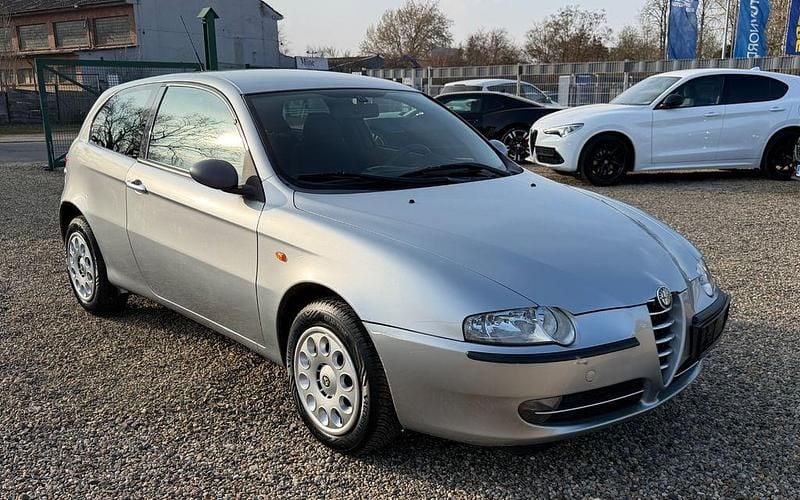 Gebraucht Alfa Romeo 147 105 PS (77 kW) 2001 Silber Kleinwagen