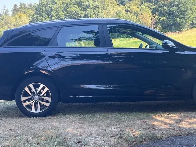 Gebraucht Hyundai i30 Trend 120 PS (88 kW) 2018 Schwarz Limousine