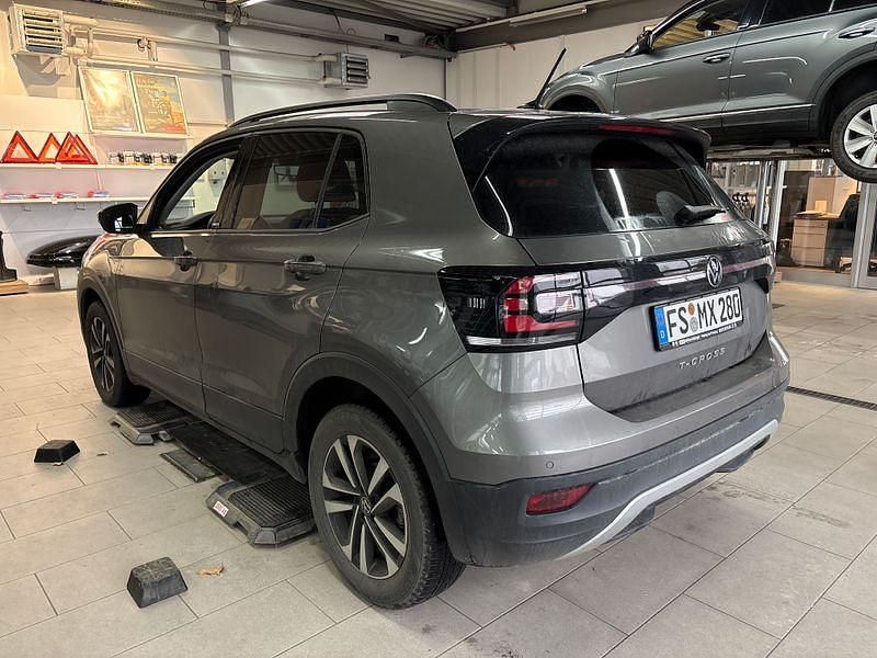 Gebraucht VW T-Cross United 116 PS (85 kW) 2020 Limestone grey / titanschwarzgraublau SUV