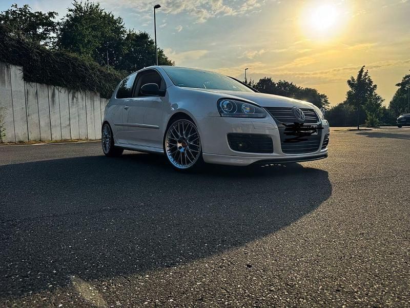 Weiß Gebraucht 2008 VW Golf V GT Limousine | 4.700 € (Etwas zu teuer) - Bild 1/4