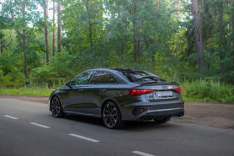 Grau Gebraucht 2023 Audi S3 Sport Limousine | 39.980 € (Fairer Preis) - Bild 1/4