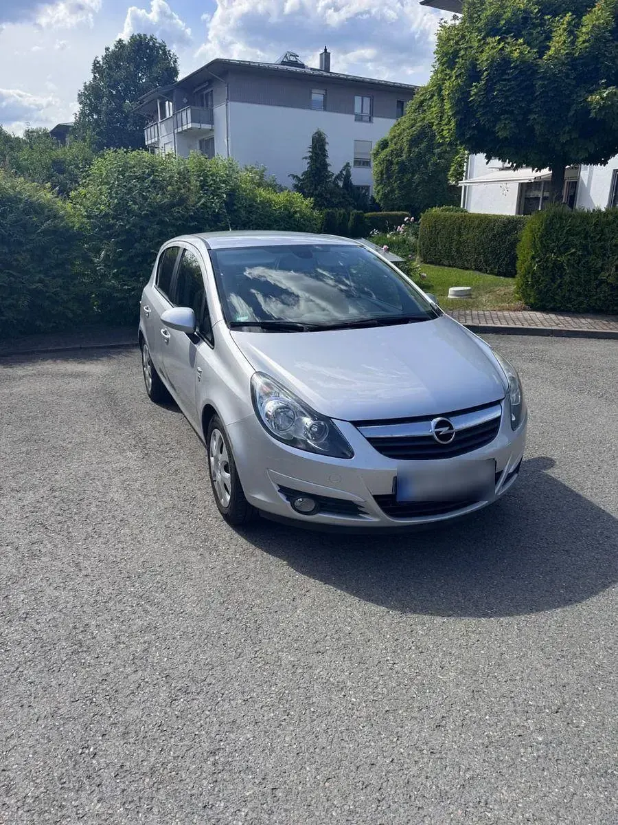 Gebraucht Opel Corsa 69 PS (50 kW) 2010 Silber Kleinwagen