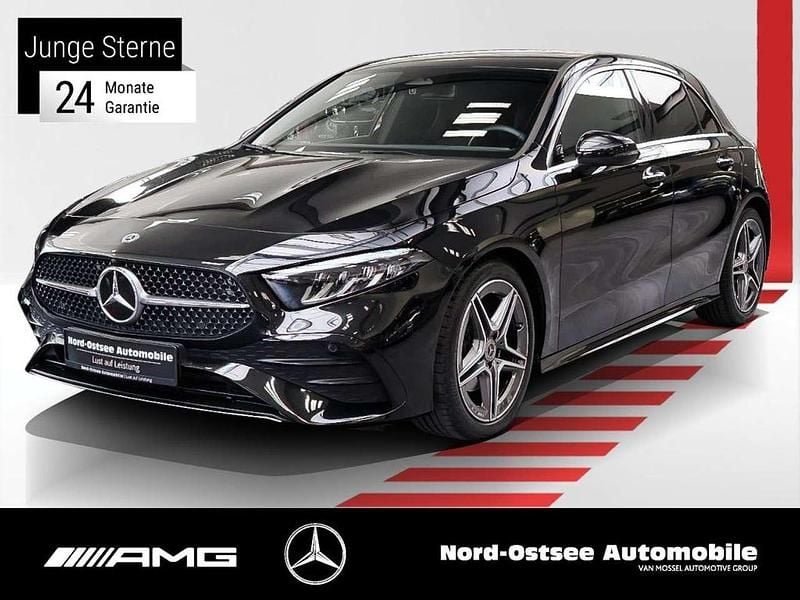Metalliclack kosmosschwarz Gebraucht 2023 Mercedes A180 AMG Limousine | 29.490 € (Guter Preis) - Bild 1/4