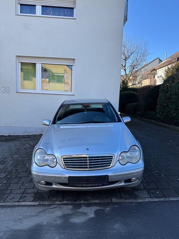 Silber Gebraucht 2001 Mercedes C200 Limousine | 2.800 € (Fairer Preis) - Bild 1/4