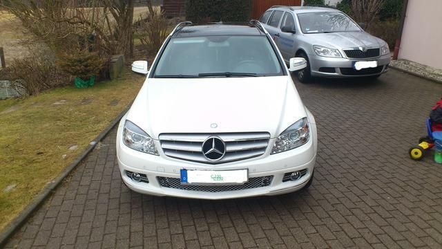 Weiß metallic Gebraucht 2008 Mercedes C230 Avantgarde Kombi | 27.600 € - Bild 1/4