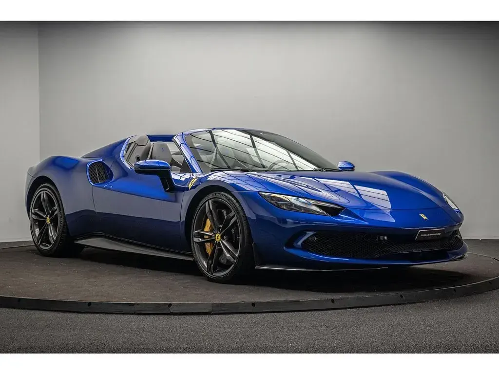 Gebraucht Ferrari 296 830 PS (610 kW) 2023 Blau Cabrio