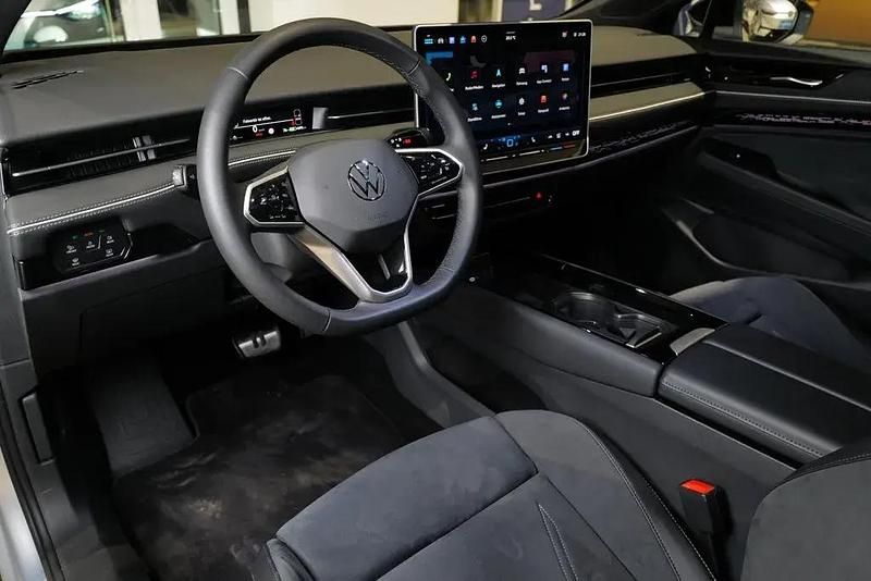 Gebraucht VW ID.7 Pro 154 kW (210 PS) 2025 Silber Kombi