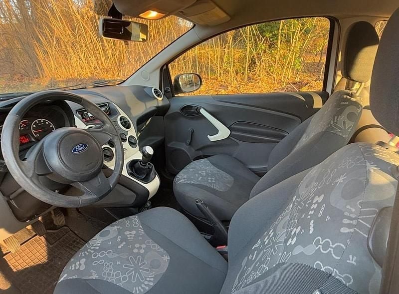 Gebraucht Ford Ka 69 PS (50 kW) 2009 Weiß Kleinwagen