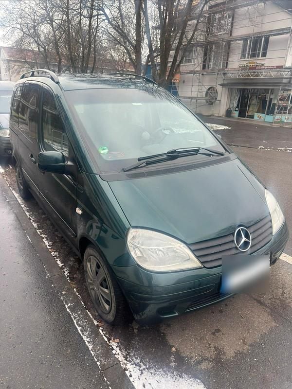 Grün Gebraucht 2002 Mercedes Vaneo Van / Kleinbus | 2.400 € (Fairer Preis) - Bild 1/4