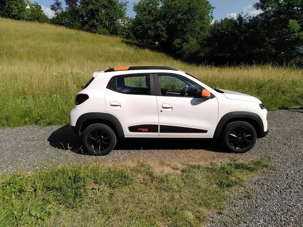 Gebraucht Dacia Spring Comfort Plus 33 kW (45 PS) 2022 Weiß Kleinwagen
