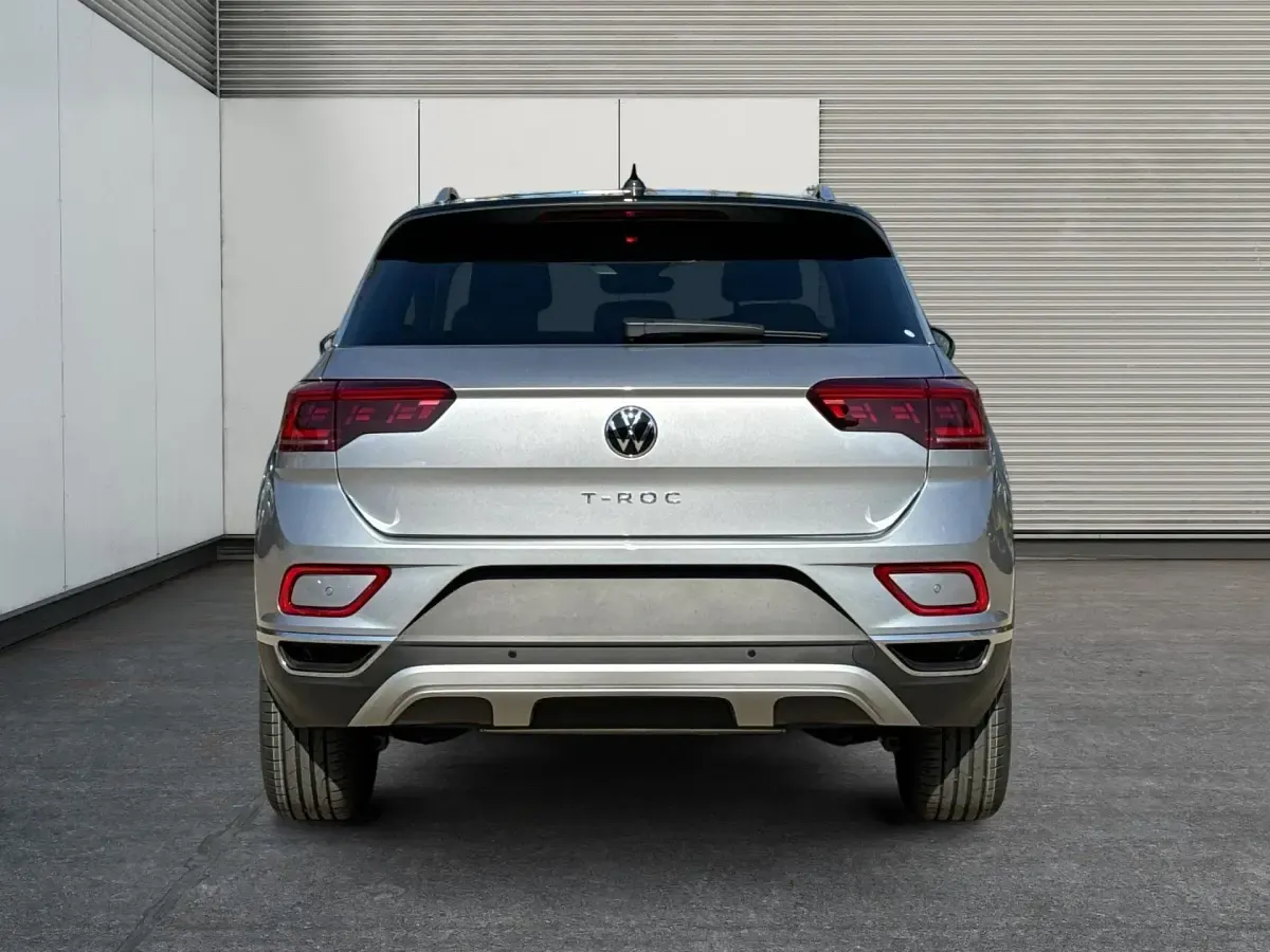 Neu VW T-Roc 150 PS (110 kW) 2026 Purewhite mit dachfarb... SUV