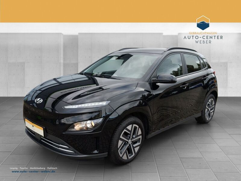 Gebraucht Hyundai Kona Select 100 kW (136 PS) 2022 Schwarz SUV
