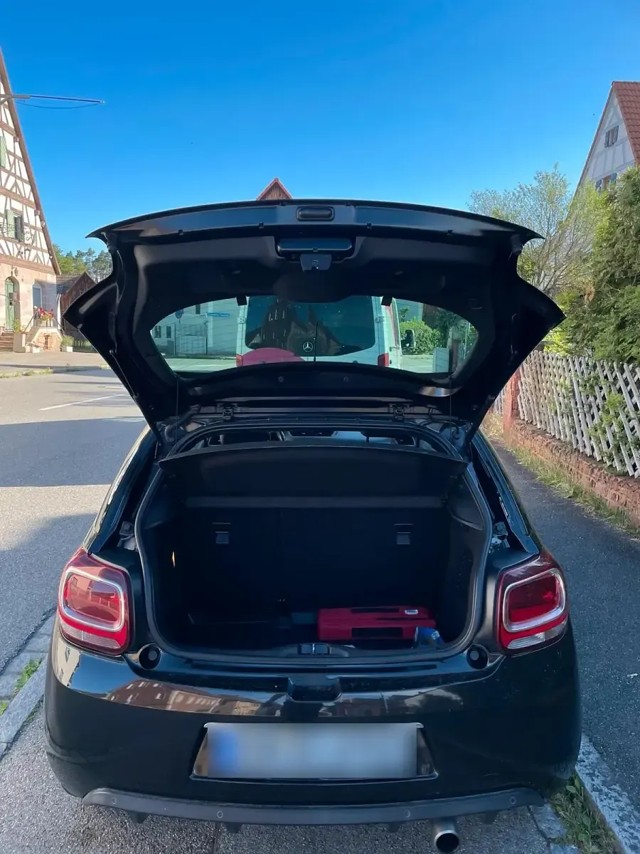 Gebraucht Citroën DS3 82 PS (60 kW) 2016 Schwarz Kleinwagen