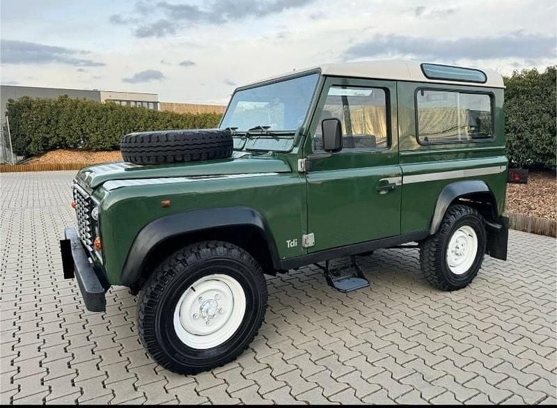 Gebraucht Land Rover Defender 113 PS (83 kW) 1995 Grün Kombi