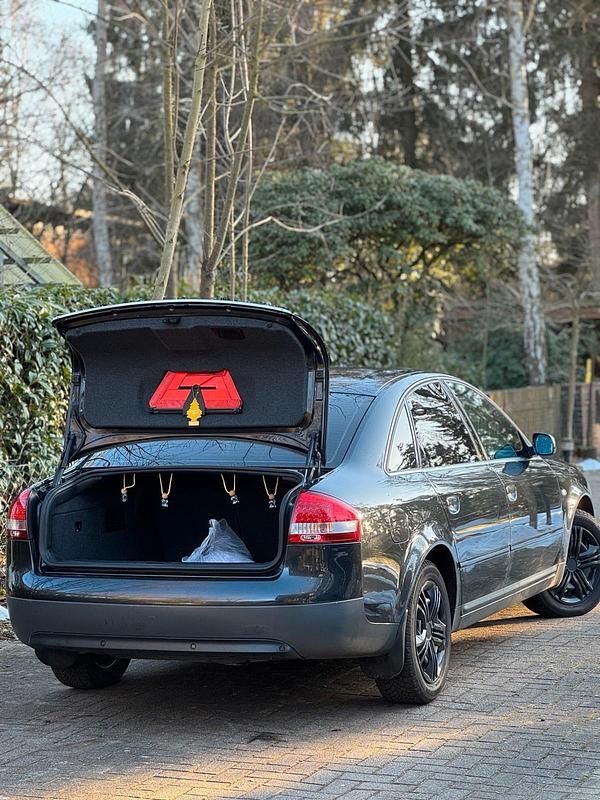 Schwarz Gebraucht 2000 Audi A6 Kleinwagen | 2.000 € - Bild 1/4