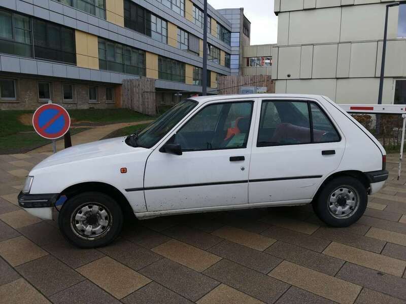 Weiß Gebraucht 1997 Peugeot 205 Limousine | 1.200 € - Bild 1/4