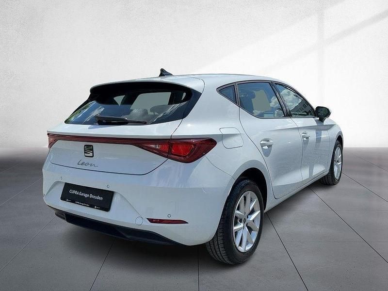 Gebraucht Seat Leon Style 150 PS (110 kW) 2025 Glacial weiß metallic Limousine