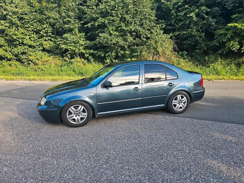 Grün Gebraucht 2002 VW Bora Limousine | 499 € (Superpreis) - Bild 1/4