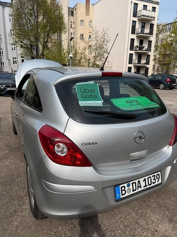 Second-hand Opel Corsa 60 CP (44 kW) 2007 Argintiu Hatchback