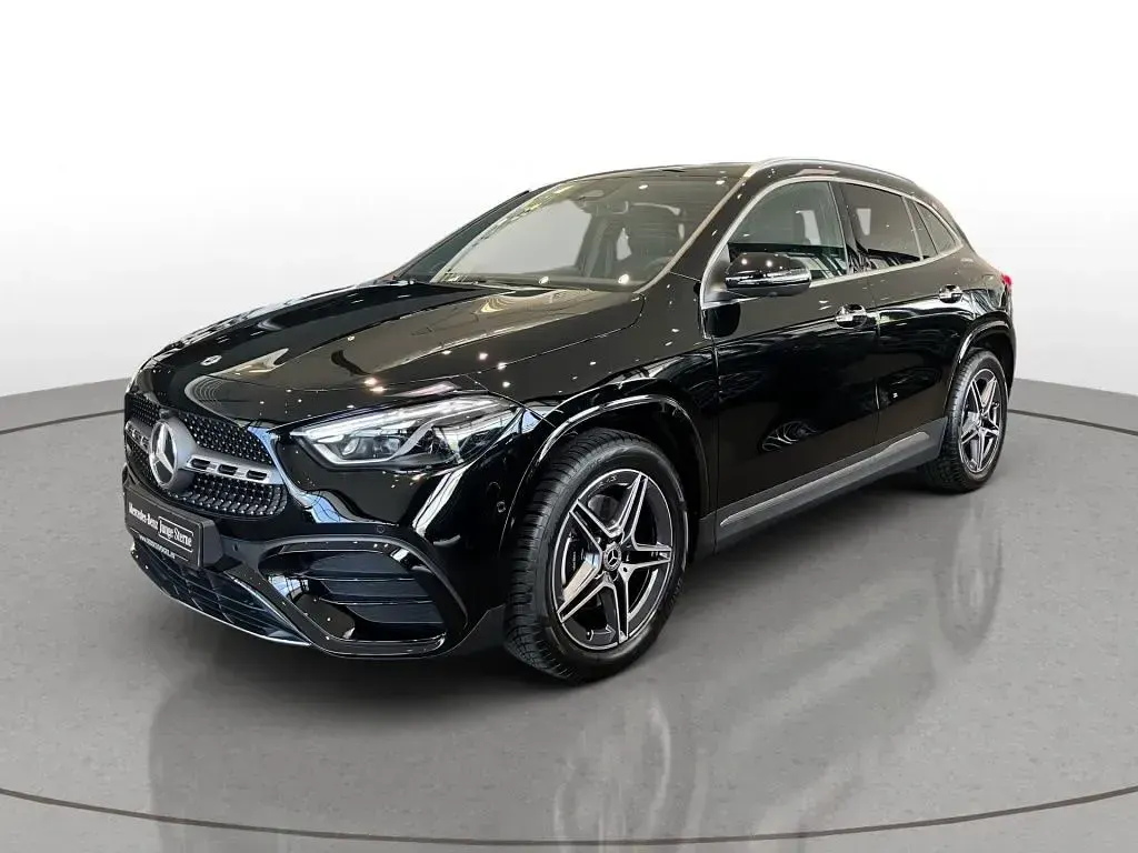 Gebraucht Mercedes GLA200 AMG line 163 PS (119 kW) 2025 Unilack nachtschwarz SUV