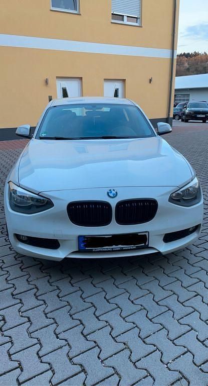 Weiß Gebraucht 2014 BMW 116 Kleinwagen | 6.900 € (Guter Preis) - Bild 1/4