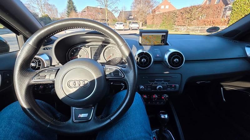 Gebraucht Audi A1 S-Line 122 PS (89 kW) 2011 Schwarz Limousine