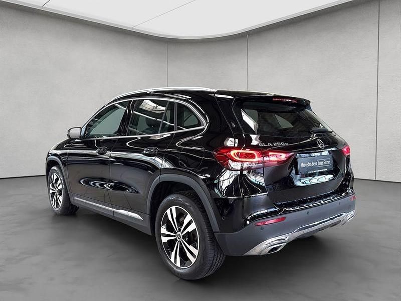 Gebraucht Mercedes GLA250 Progressive 218 PS (160 kW) 2022 Schwarz SUV