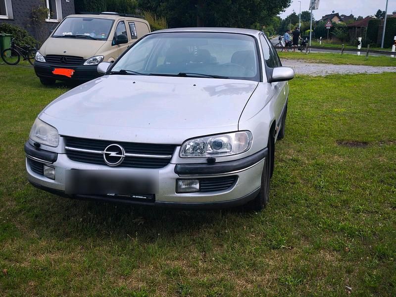Silber Gebraucht 1998 Opel Omega Limousine | 750 € (Guter Preis) - Bild 1/4