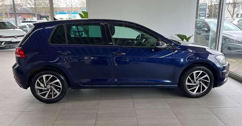 Gebraucht VW Golf VII Sound 110 PS (80 kW) 2017 Blau Limousine