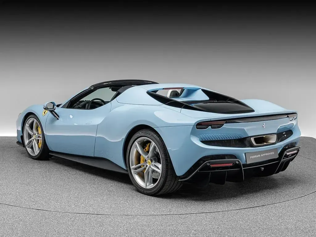 Gebraucht Ferrari 296 825 PS (606 kW) 2024 Blau Cabrio
