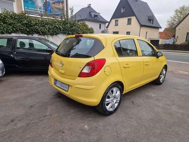 Gebraucht Opel Corsa Edition 80 PS (58 kW) 2008 Sunny yellow (uni) Kleinwagen