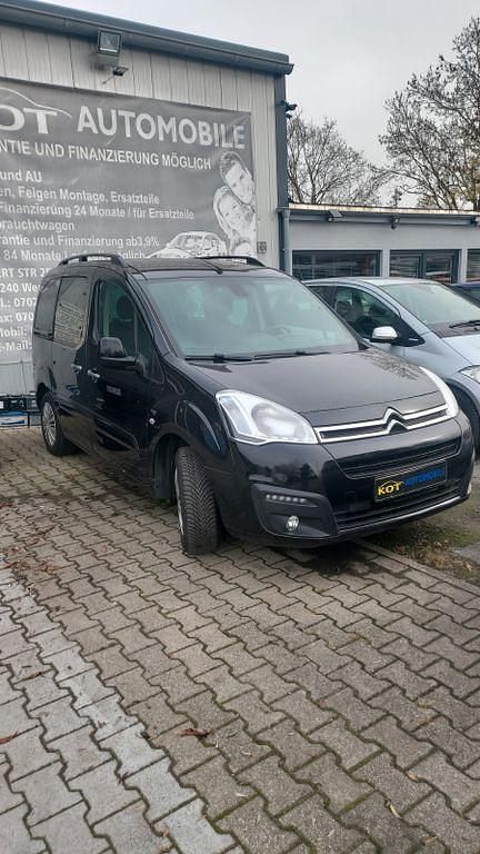 Schwarz Gebraucht 2017 Citroën Berlingo PureTech Van / Kleinbus | 7.999 € (Guter Preis) - Bild 1/4