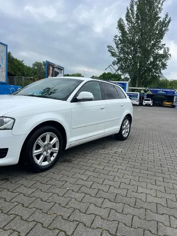 Używany Audi A3 125 KM (91 kW) 2009 Biały Hatchback