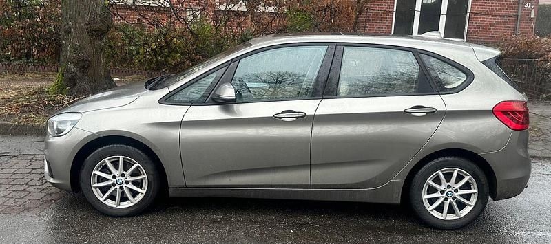 Gebraucht BMW 218 Active Tourer 136 PS (100 kW) 2015 Grau Van / Kleinbus
