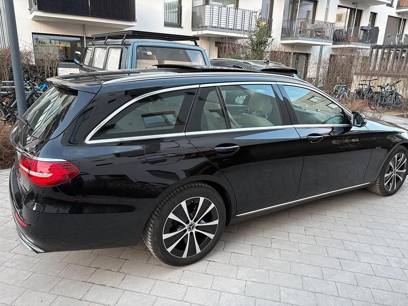Gebraucht Mercedes E300 306 PS (225 kW) 2019 Schwarz Kombi