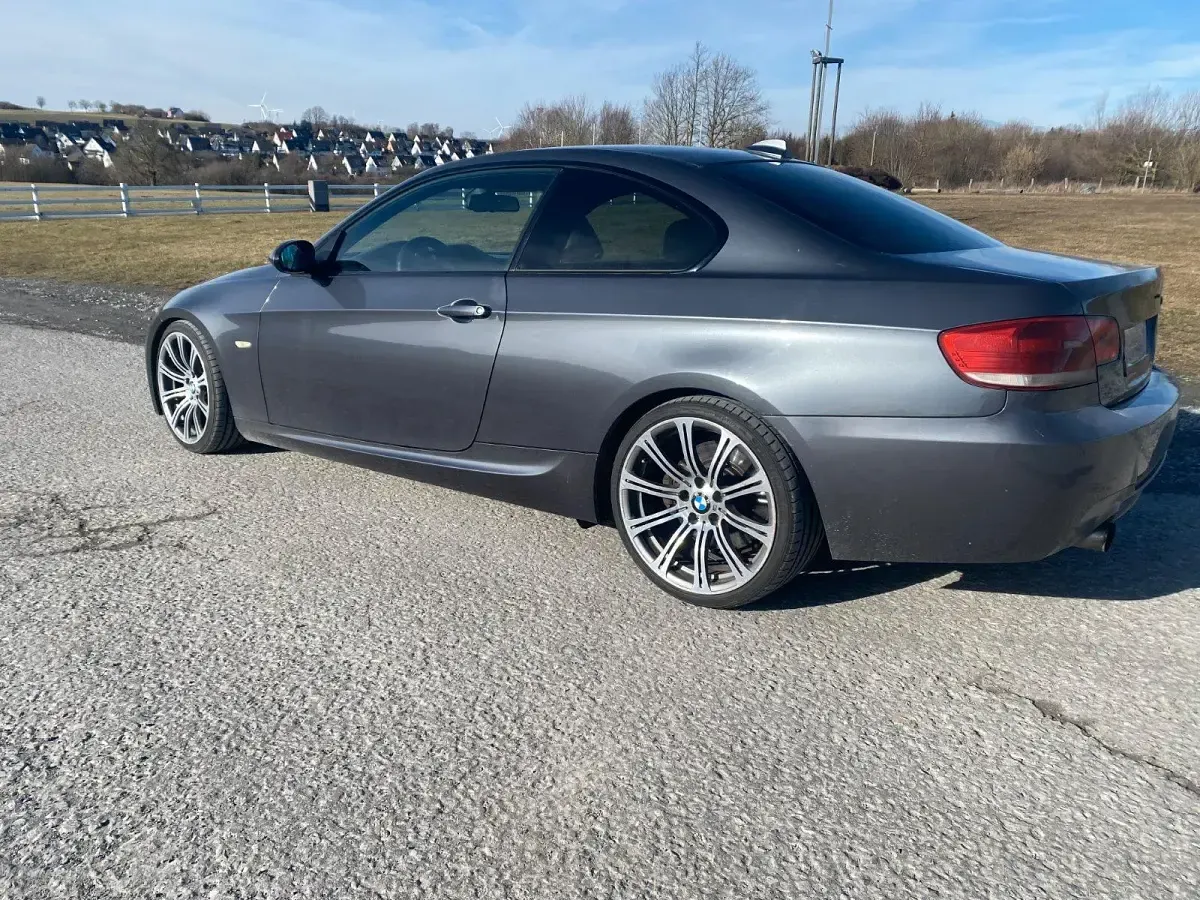 Gebraucht BMW 335 286 PS (210 kW) 2007 Grau Coupé