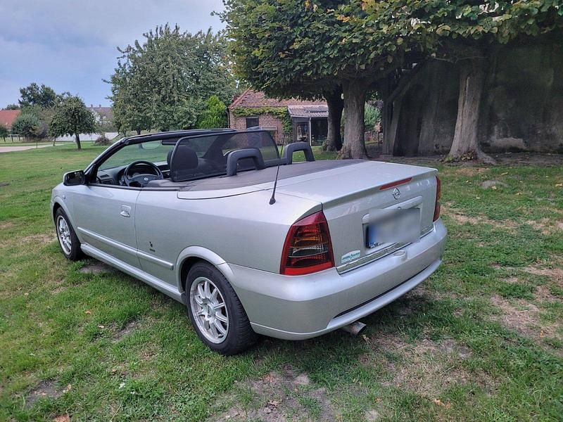 Gebraucht Opel Astra Cabriolet 125 PS (91 kW) 2001 Silber Cabrio