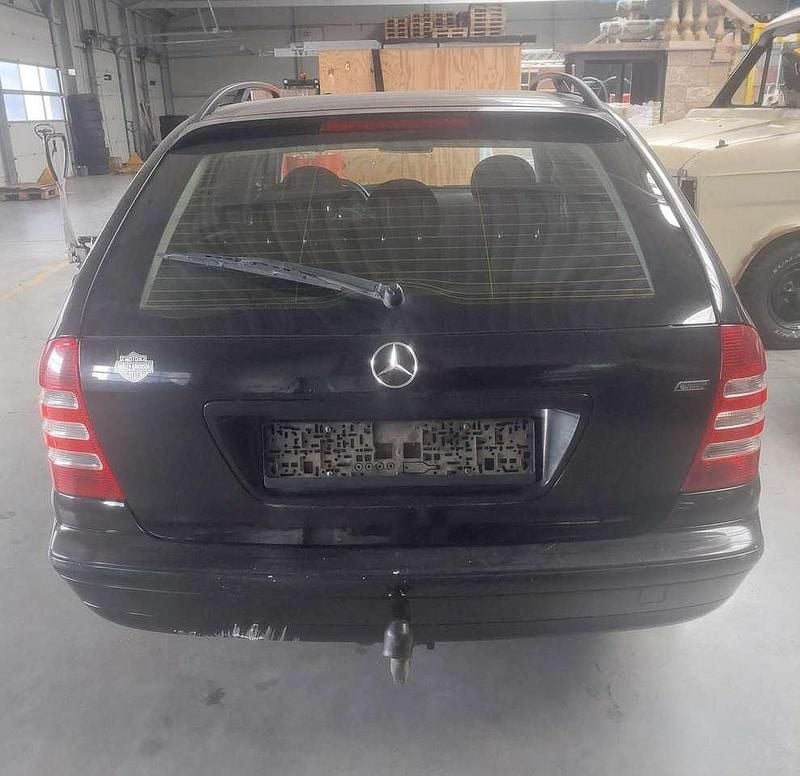 Gebraucht Mercedes C200 Classic 122 PS (89 kW) 2004 Schwarz Kombi