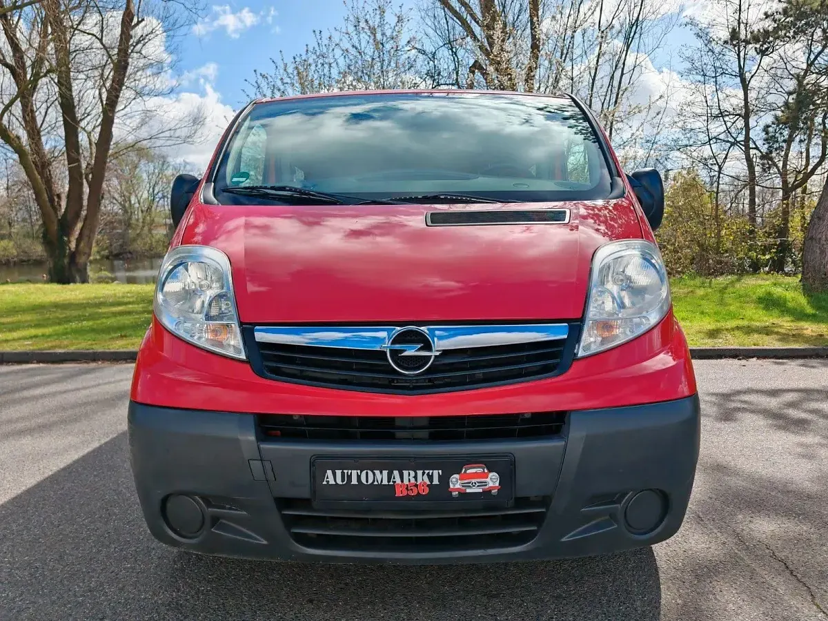 Gebraucht Opel Vivaro 90 PS (66 kW) 2011 Rot Van / Kleinbus