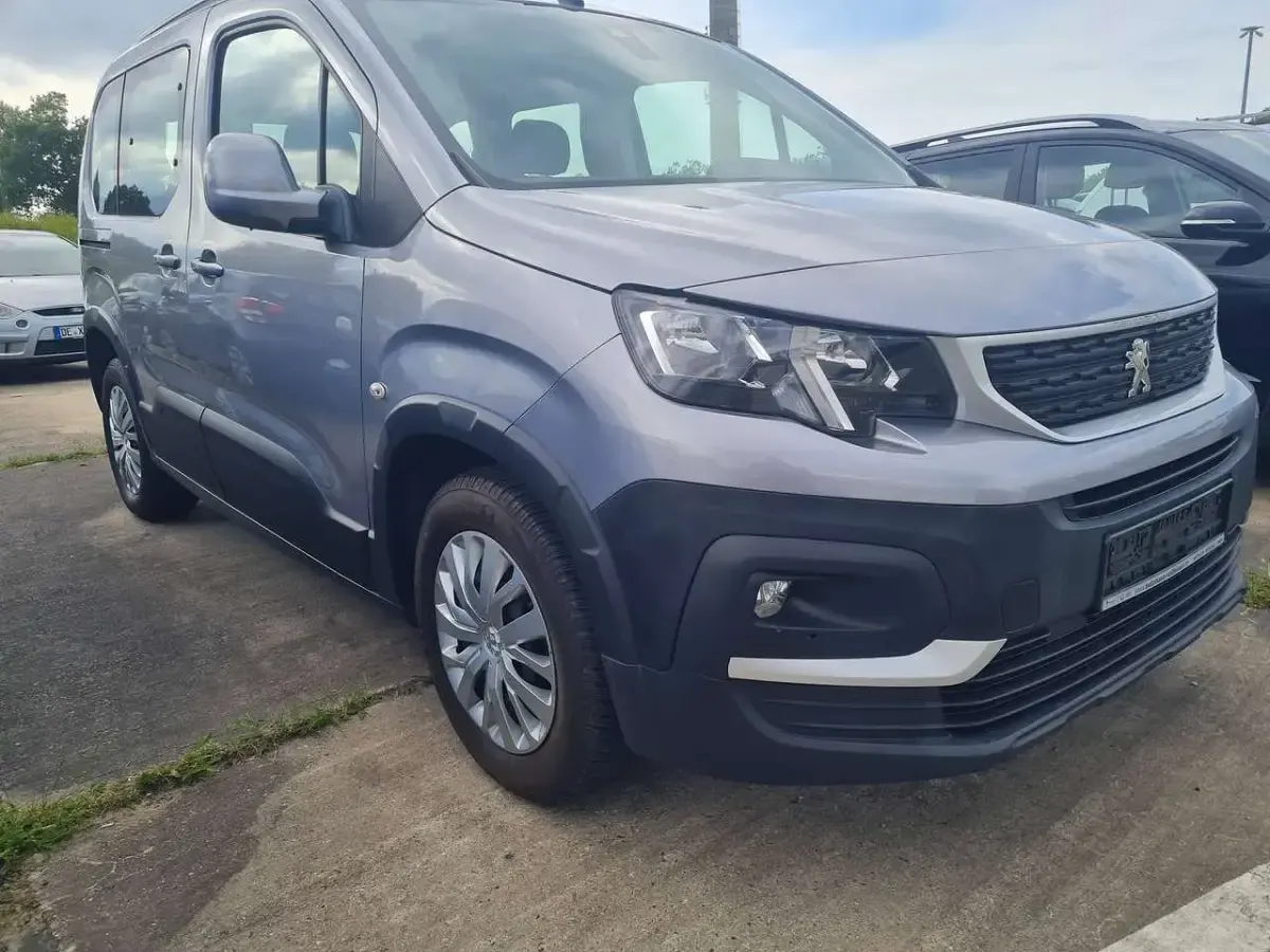 Gebraucht Peugeot Rifter Active 102 PS (75 kW) 2019 Lack grau Van / Kleinbus