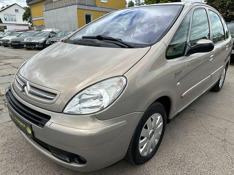 Beige Gebraucht 2005 Citroën Xsara Picasso Exclusive Van / Kleinbus | 2.999 € (Fairer Preis) - Bild 1/4