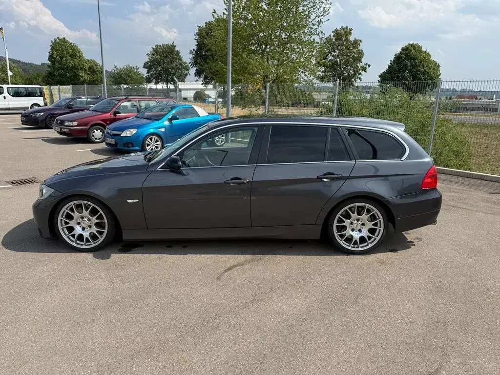 Gebraucht BMW 330 M Sport 258 PS (189 kW) 2006 Grau Kombi
