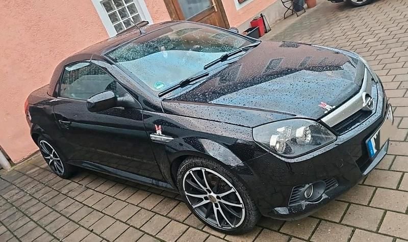 Schwarz Gebraucht 2004 Opel Tigra Cabrio | 1.300 € (Guter Preis) - Bild 1/4