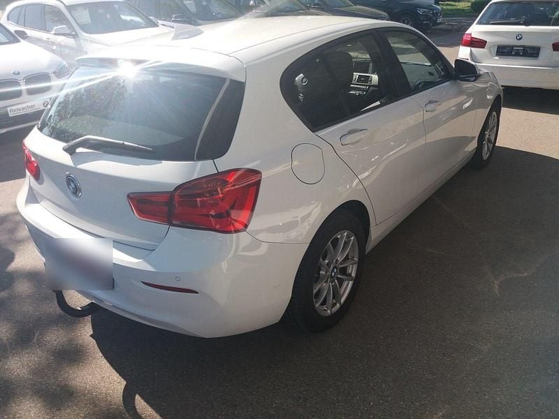 Gebraucht BMW 118 Advantage 150 PS (110 kW) 2018 Weiß Kleinwagen