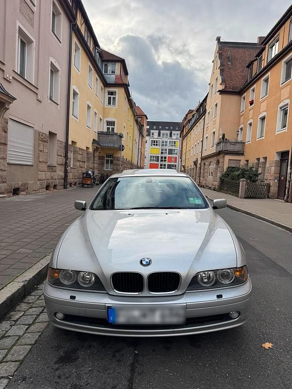 Silber Gebraucht 2001 BMW 530 Limousine | 5.990 € (Fairer Preis) - Bild 1/4