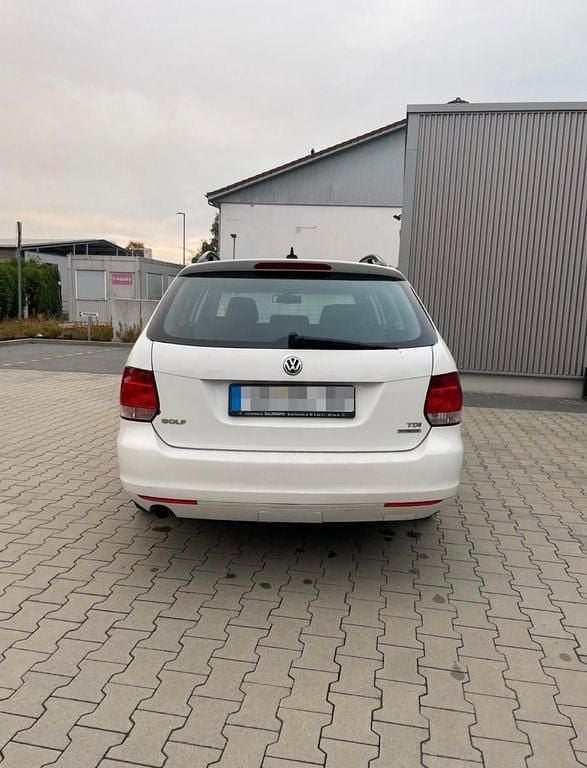 Gebraucht VW Golf VI 105 PS (77 kW) 2010 Weiß Kleinwagen