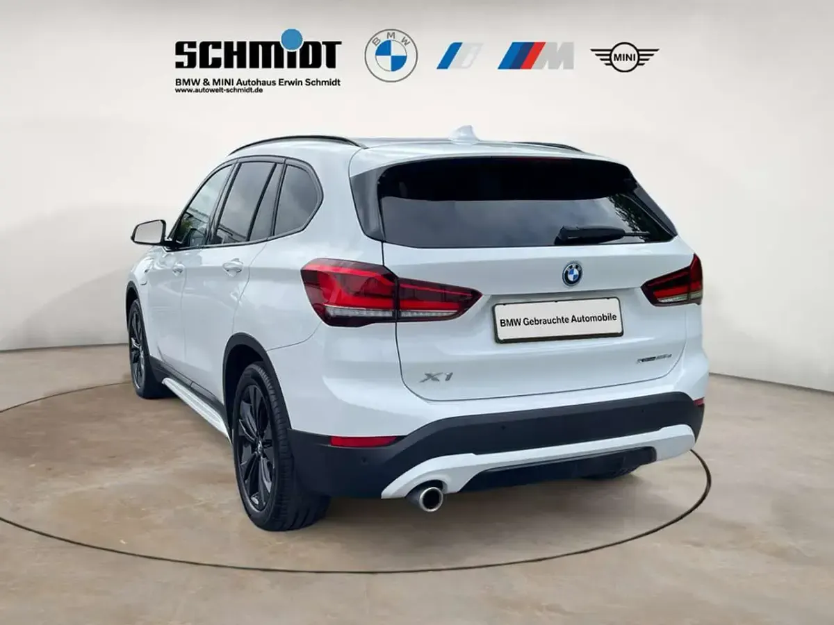 Gebraucht BMW X1 Sport Line 220 PS (161 kW) 2022 Alpinweiß uni SUV