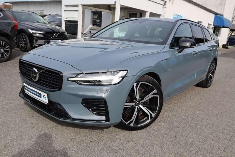 Gebraucht Volvo V60 Plus 253 PS (186 kW) 2023 Thunder grey Kombi