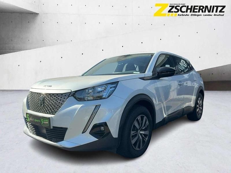 Lack weiss perlglänzend/typ au Gebraucht 2022 Peugeot e-2008 Active SUV | 16.980 € (Superpreis) - Bild 1/4